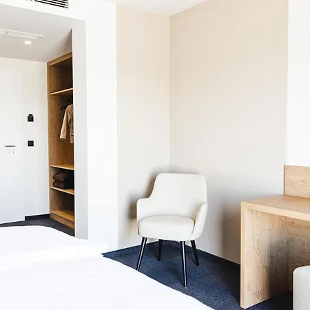 Decker Guest house Paldau