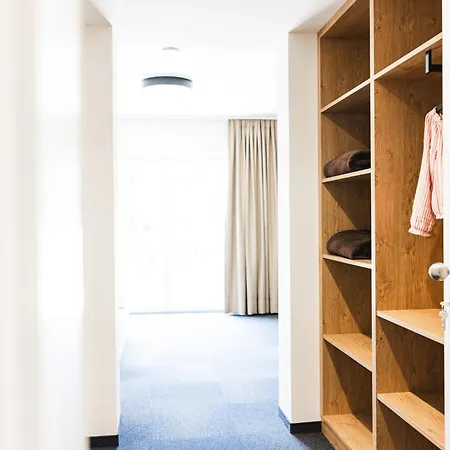 Decker Guest house 3*