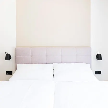 Decker Guest house 3*